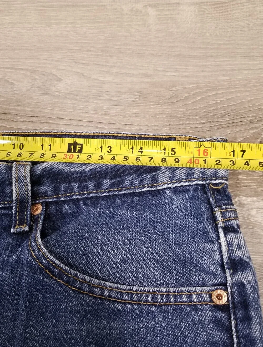 Vintage Y2K Levis 505 Jeans Mens 34x32 Blue Medium Wash Regular Fit Straight USA